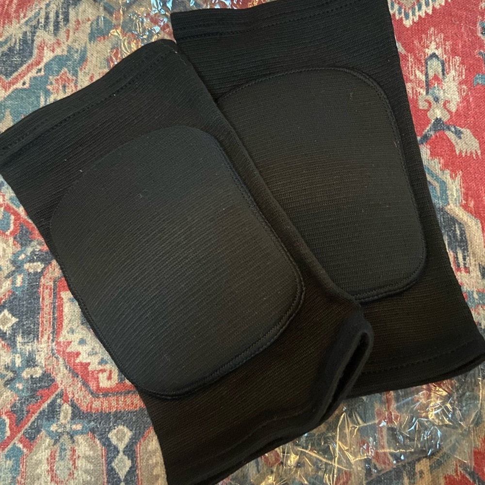 Black Knee Pads, Medium